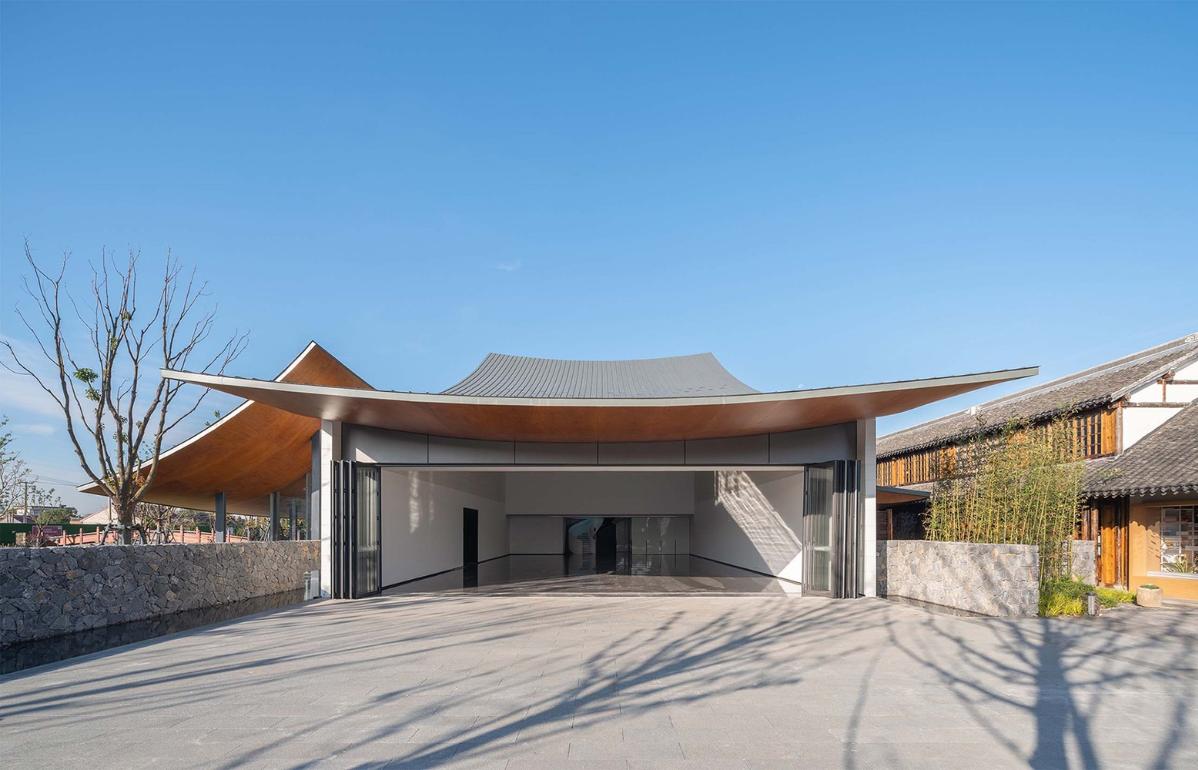 25_展廳幕墻可開啟，實現室內外展陳空間融合（開啟狀態）_?此間建筑攝影.jpg